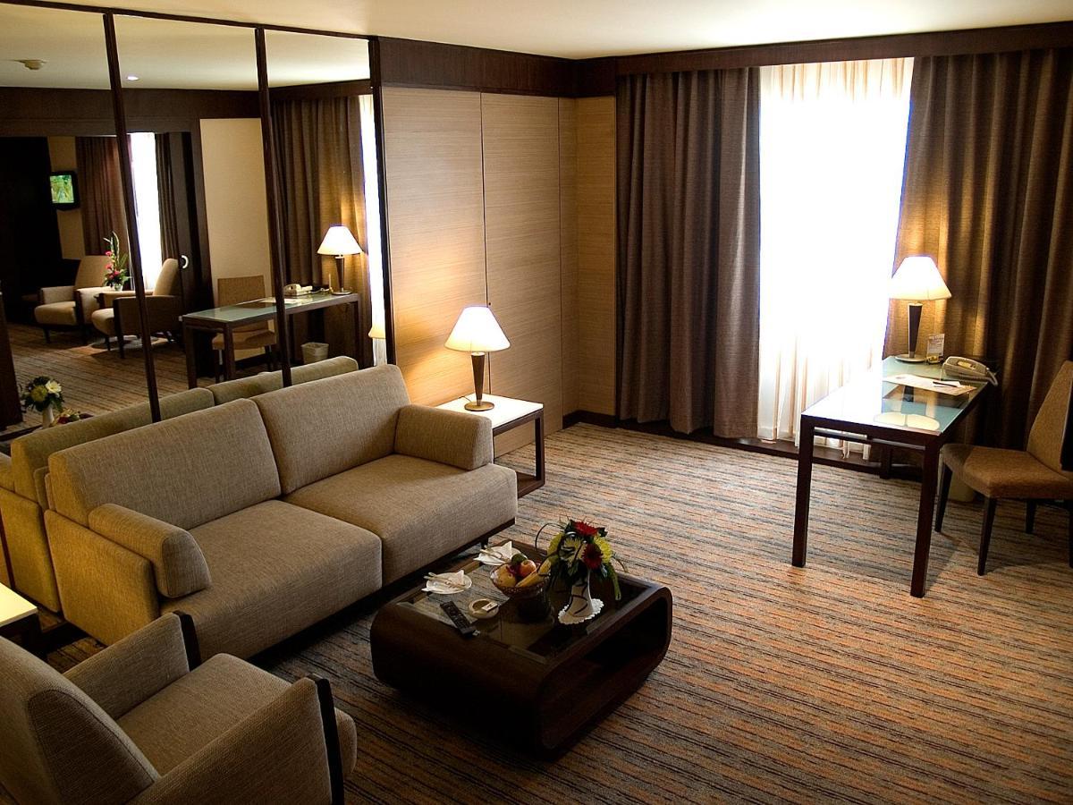 Zenith Sukhumvit Hotel Бангкок Екстер'єр фото